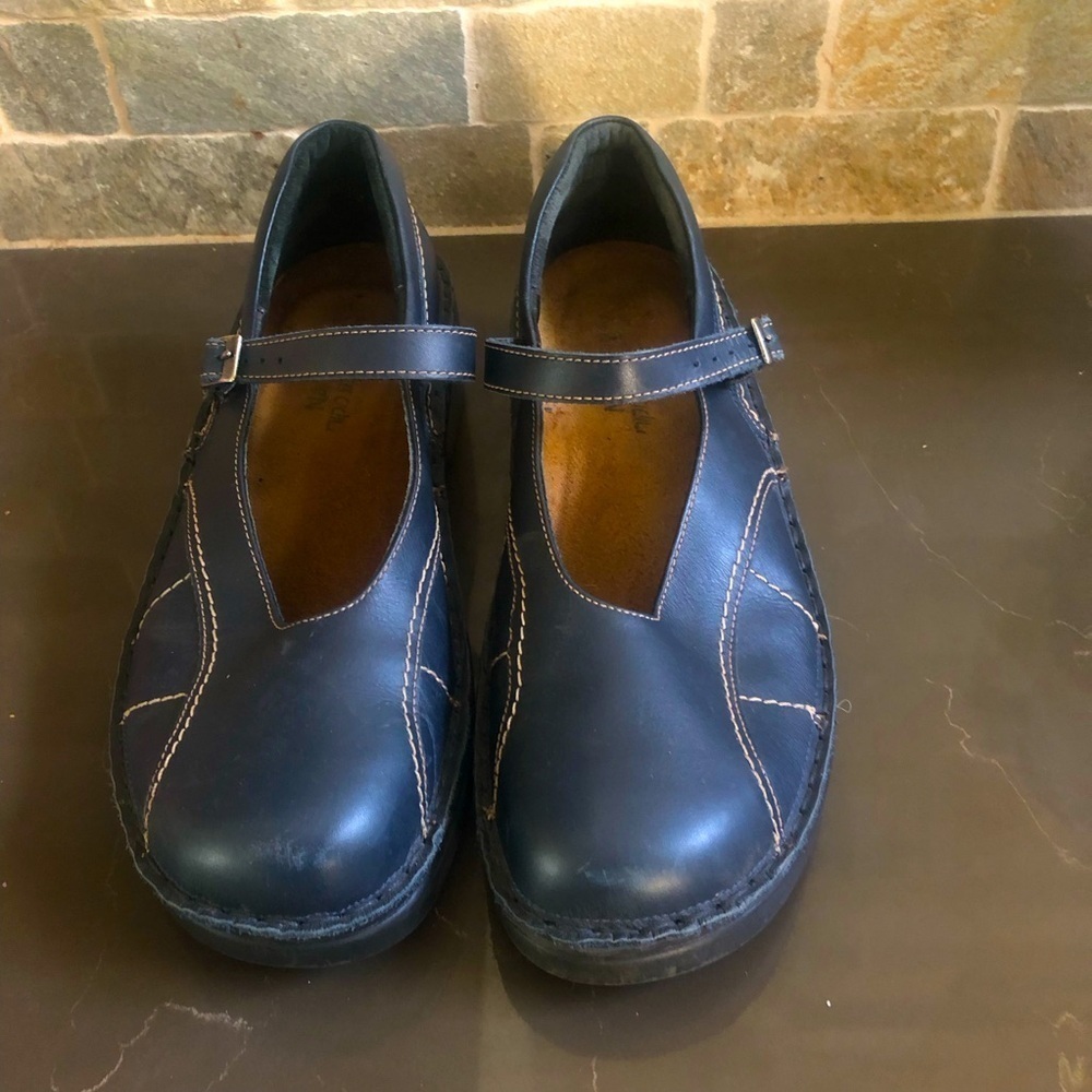 Naot navy leather low platform heel contrast stitching Mary Janes shoes size 40 - Picture 2 of 11
